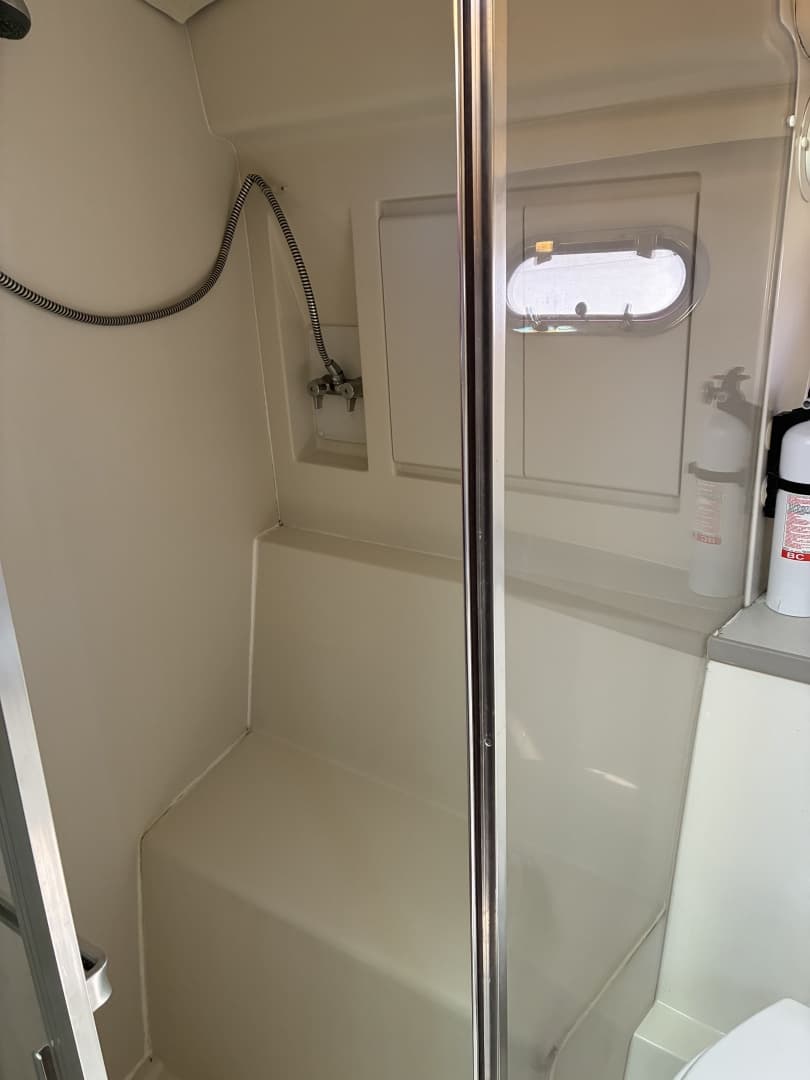 1995 Carver 370 Voyager