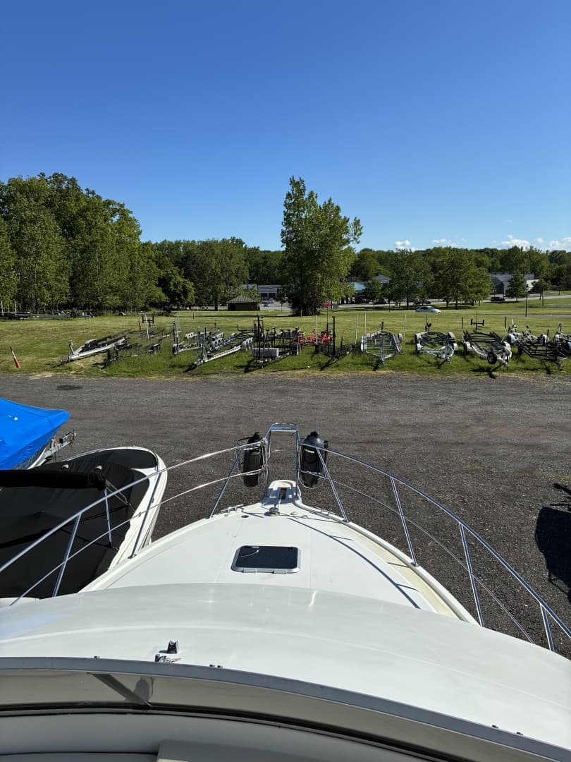 1995 Carver 370 Voyager