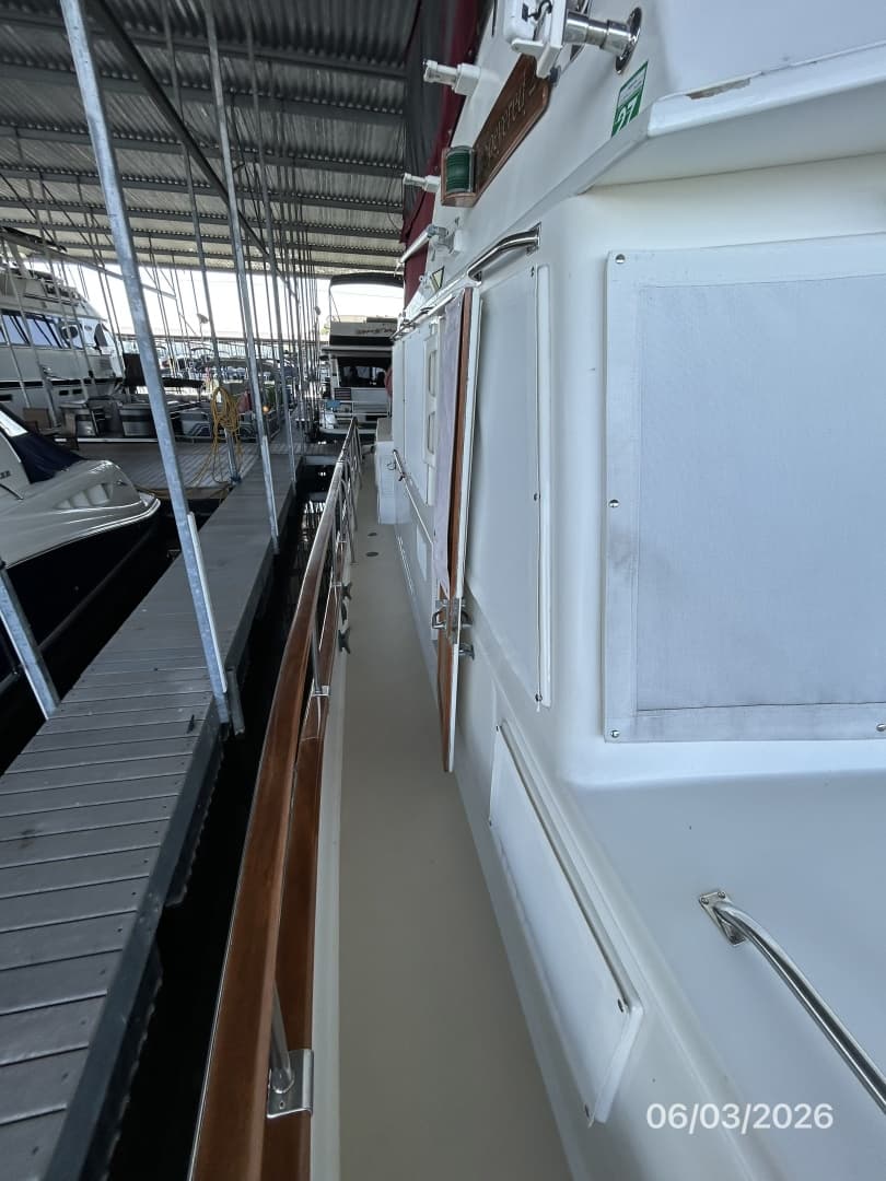 46' Grand Banks starboard side deck1