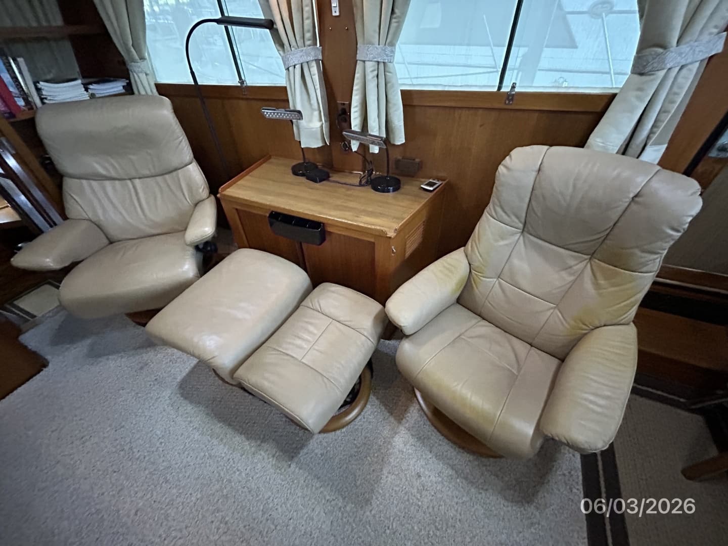 46' Grand Banks salon port seating