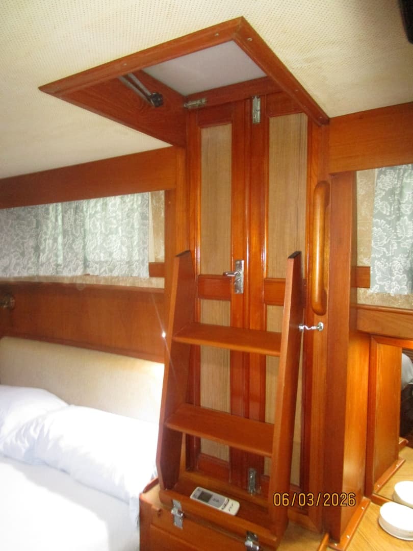 46' Grand Banks master stateroom-aftdeck access
