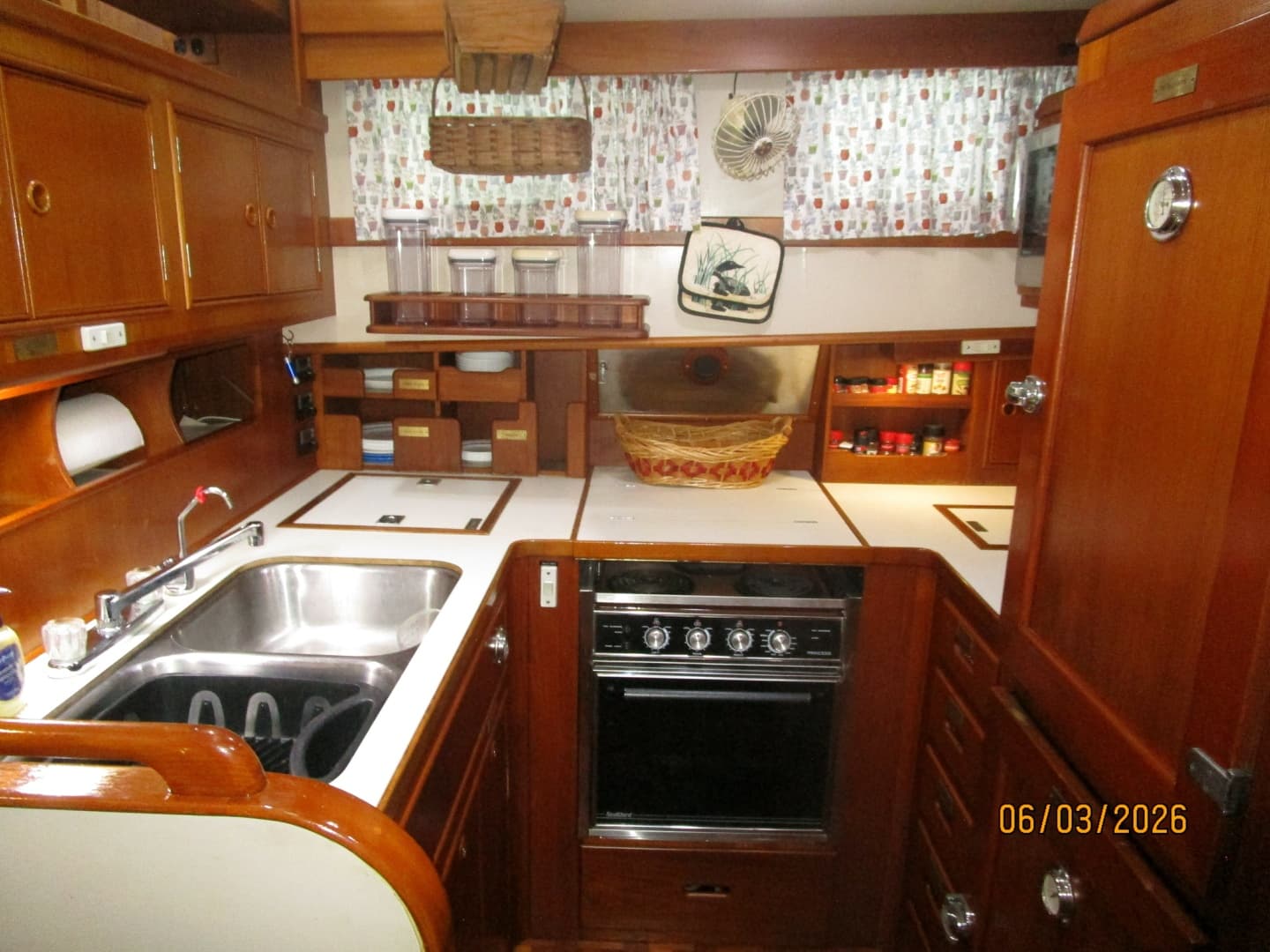 46' Grand Banks galley3
