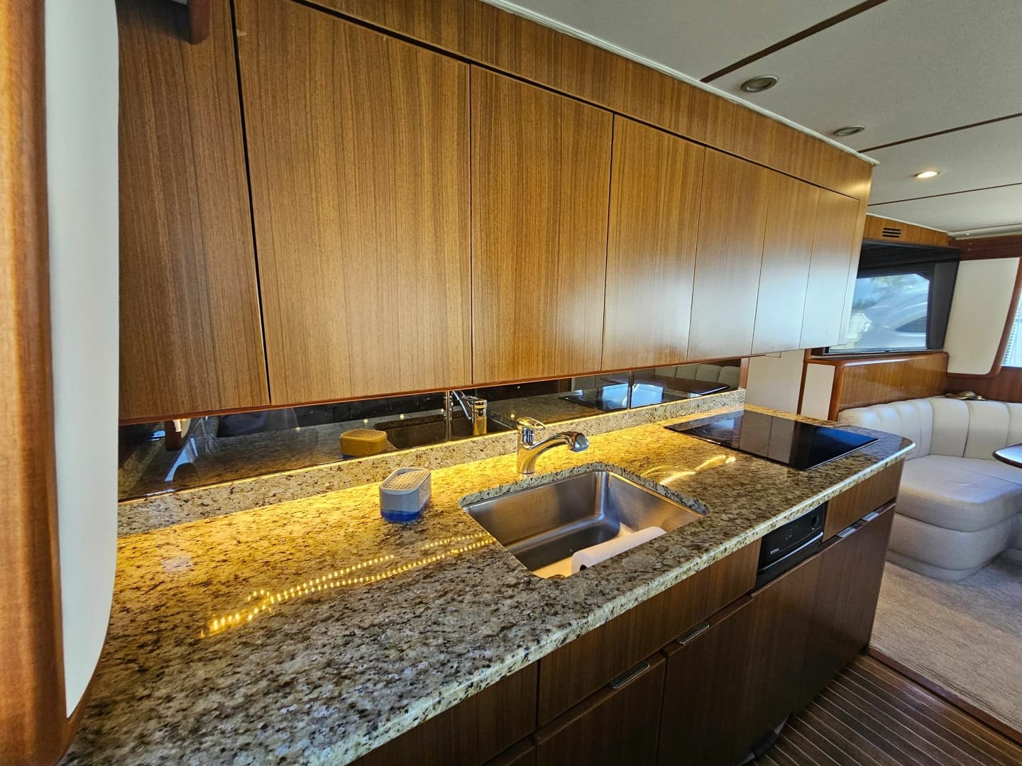 2010 Viking 64' Sportfish Convertible