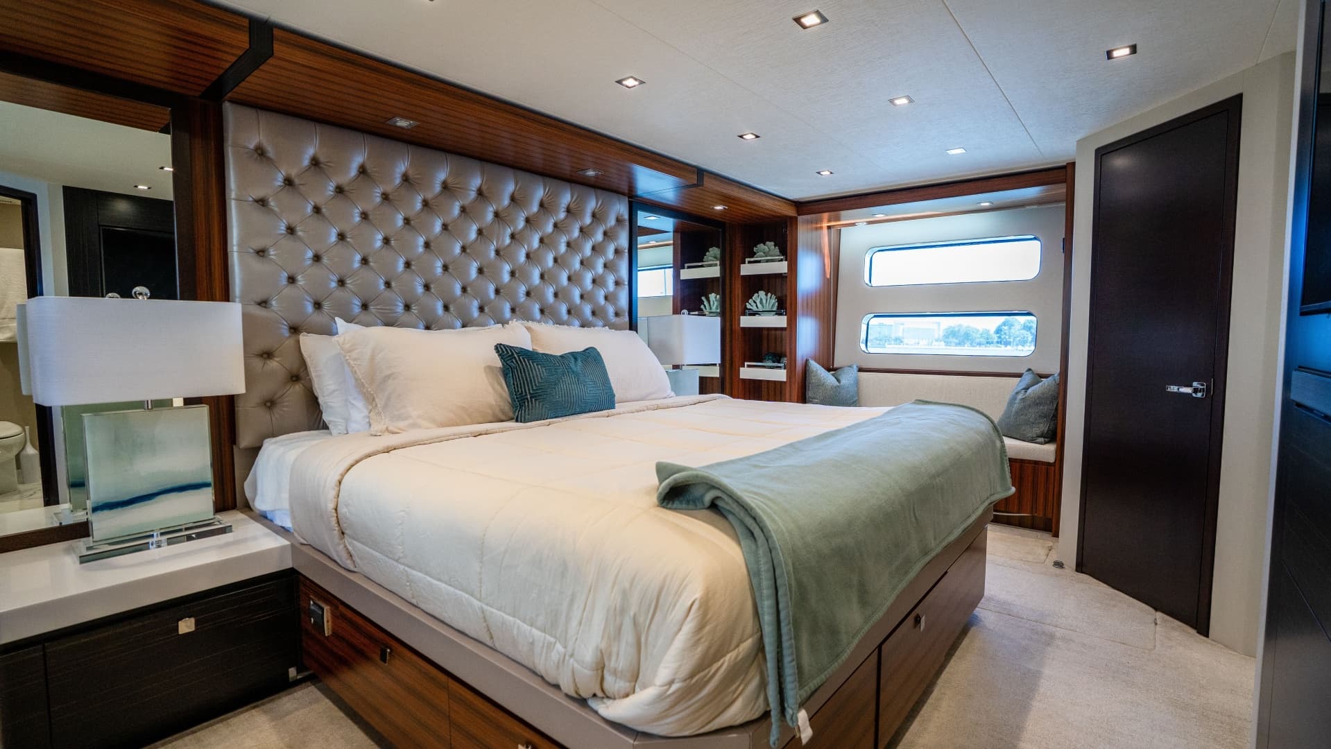 2021 Hatteras M75 Panacera
