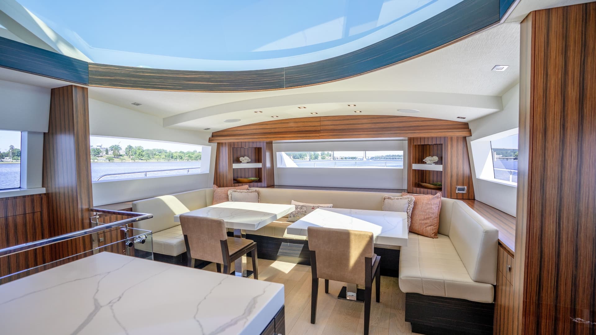 2021 Hatteras M75 Panacera