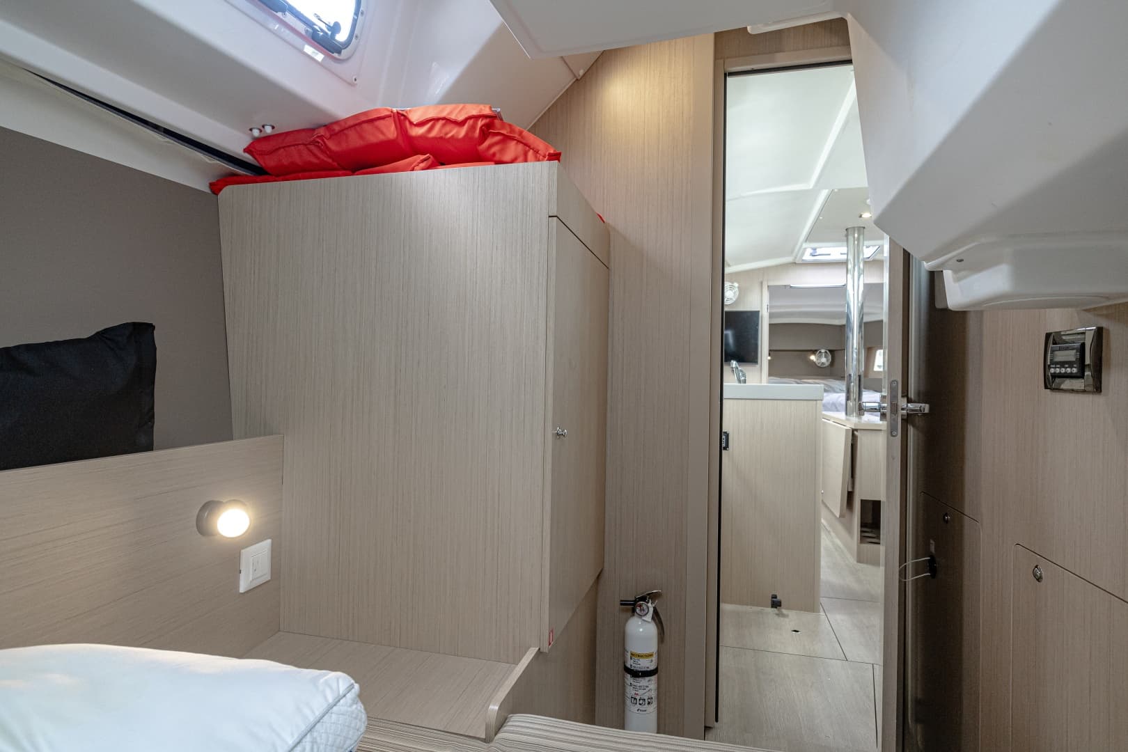 2023 Beneteau 38.1
