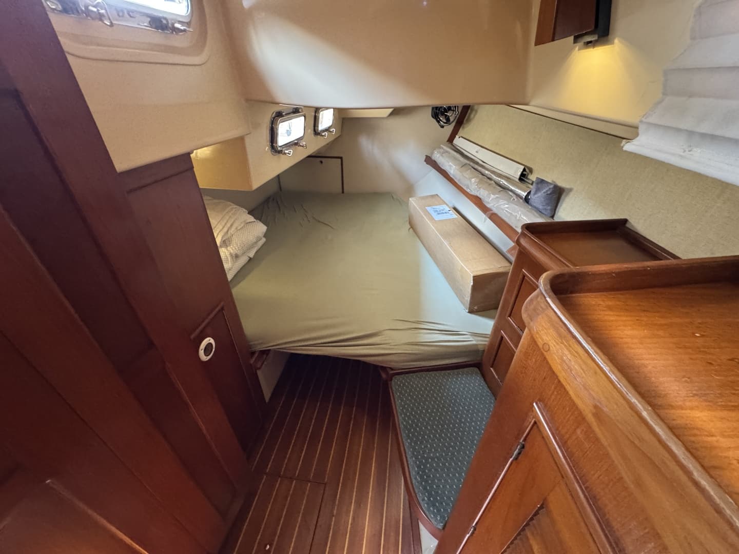 1992 Island Packet 44