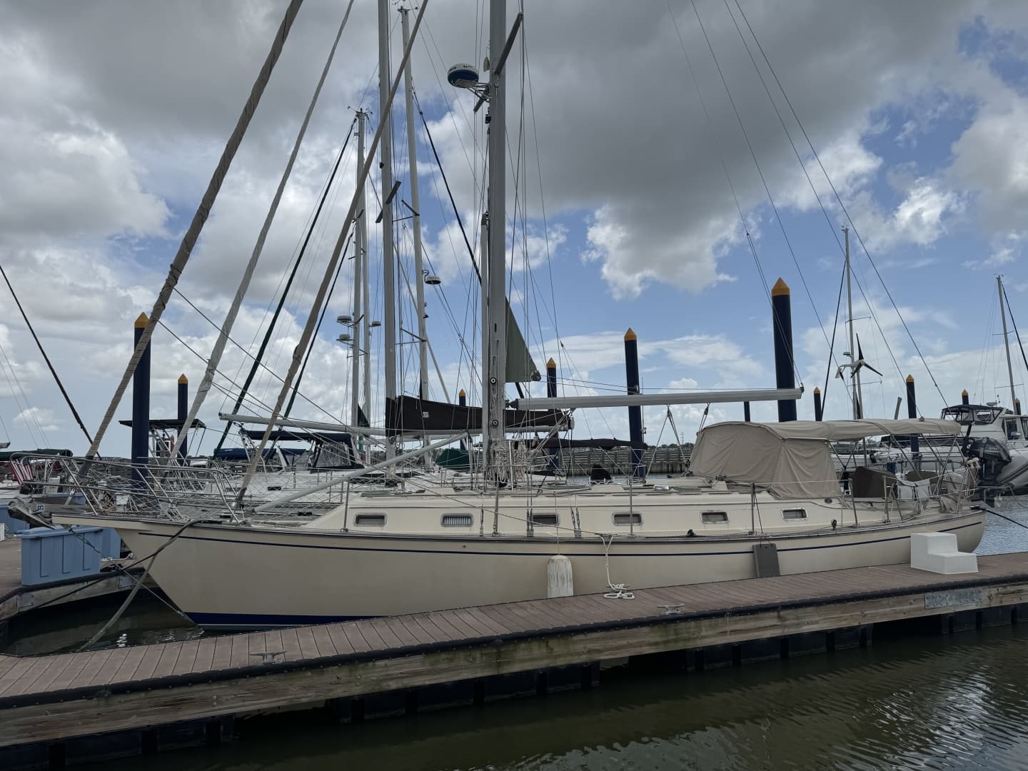 1992 Island Packet 44