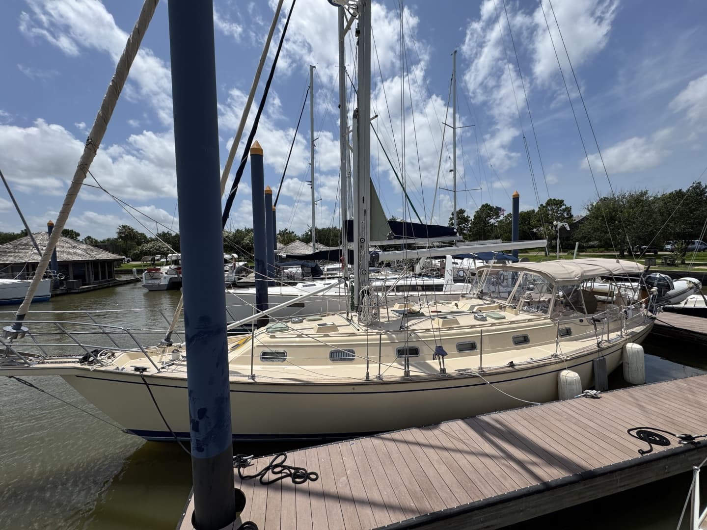 1992 Island Packet 44