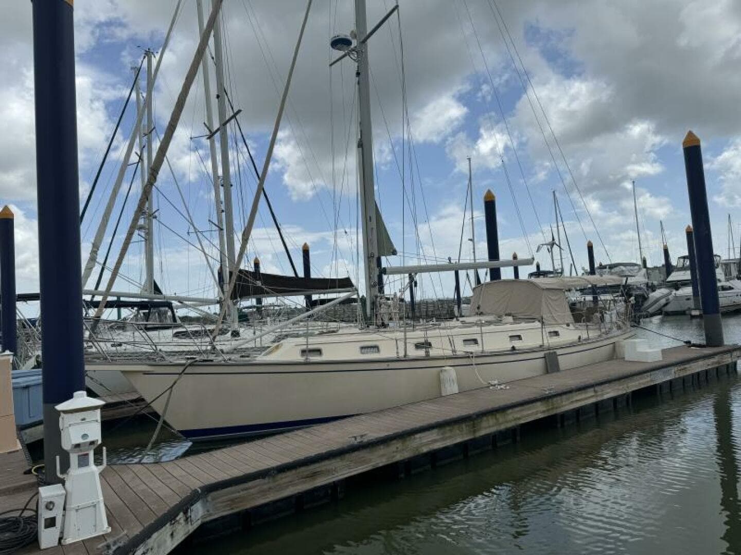 1992 Island Packet 44