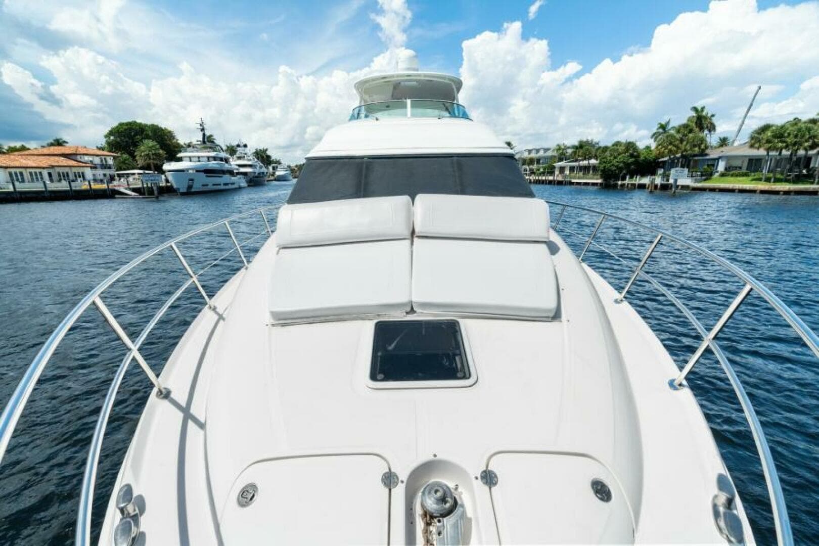 2001 Sea Ray 540 Cockpit Motor Yacht