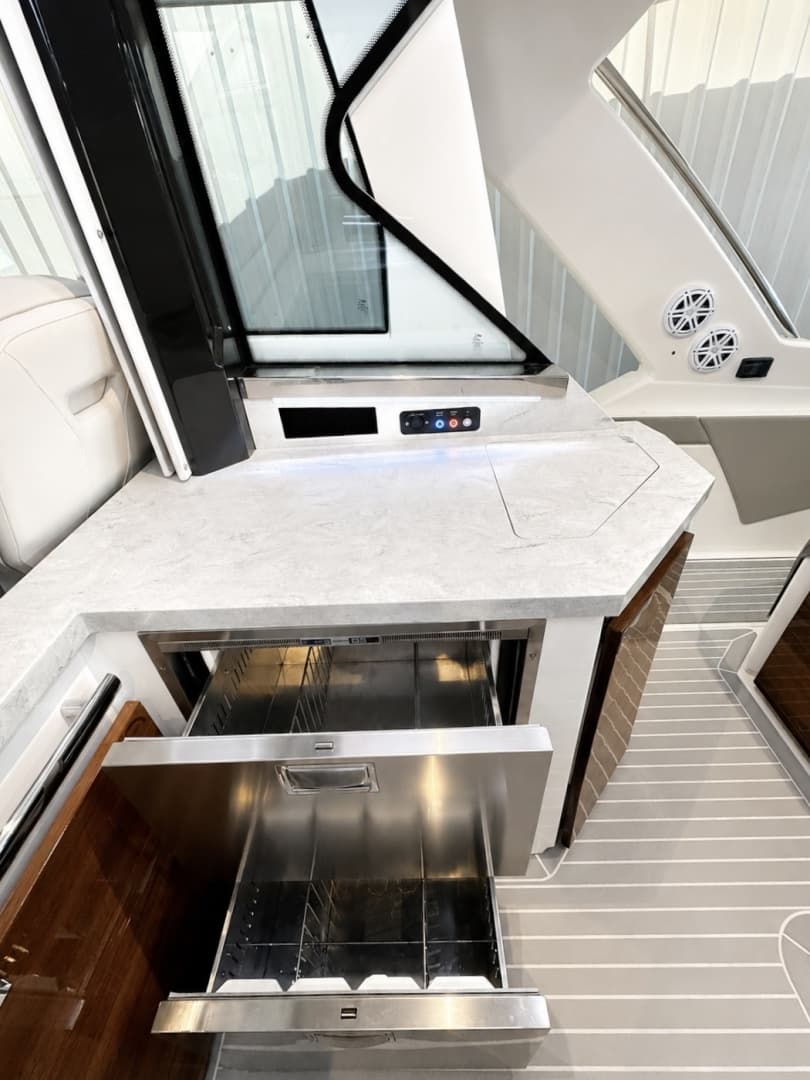 2023 Tiara Yachts 48 LS