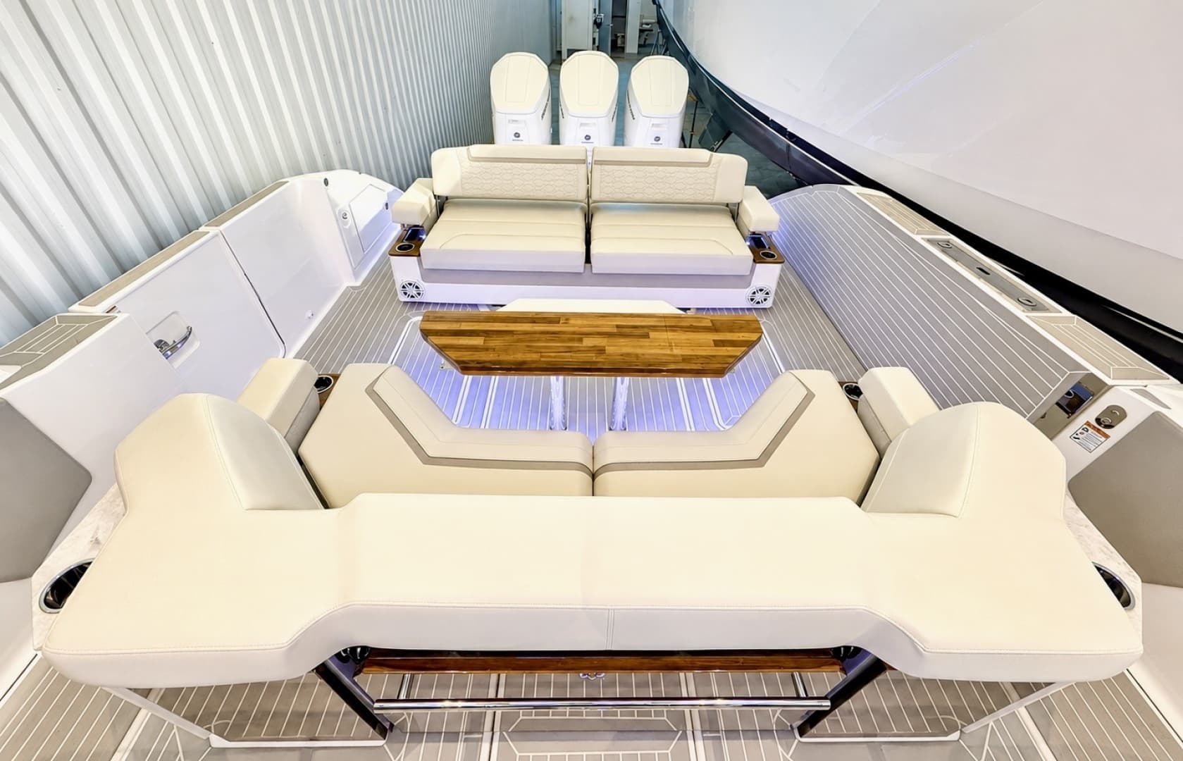 2023 Tiara Yachts 48 LS