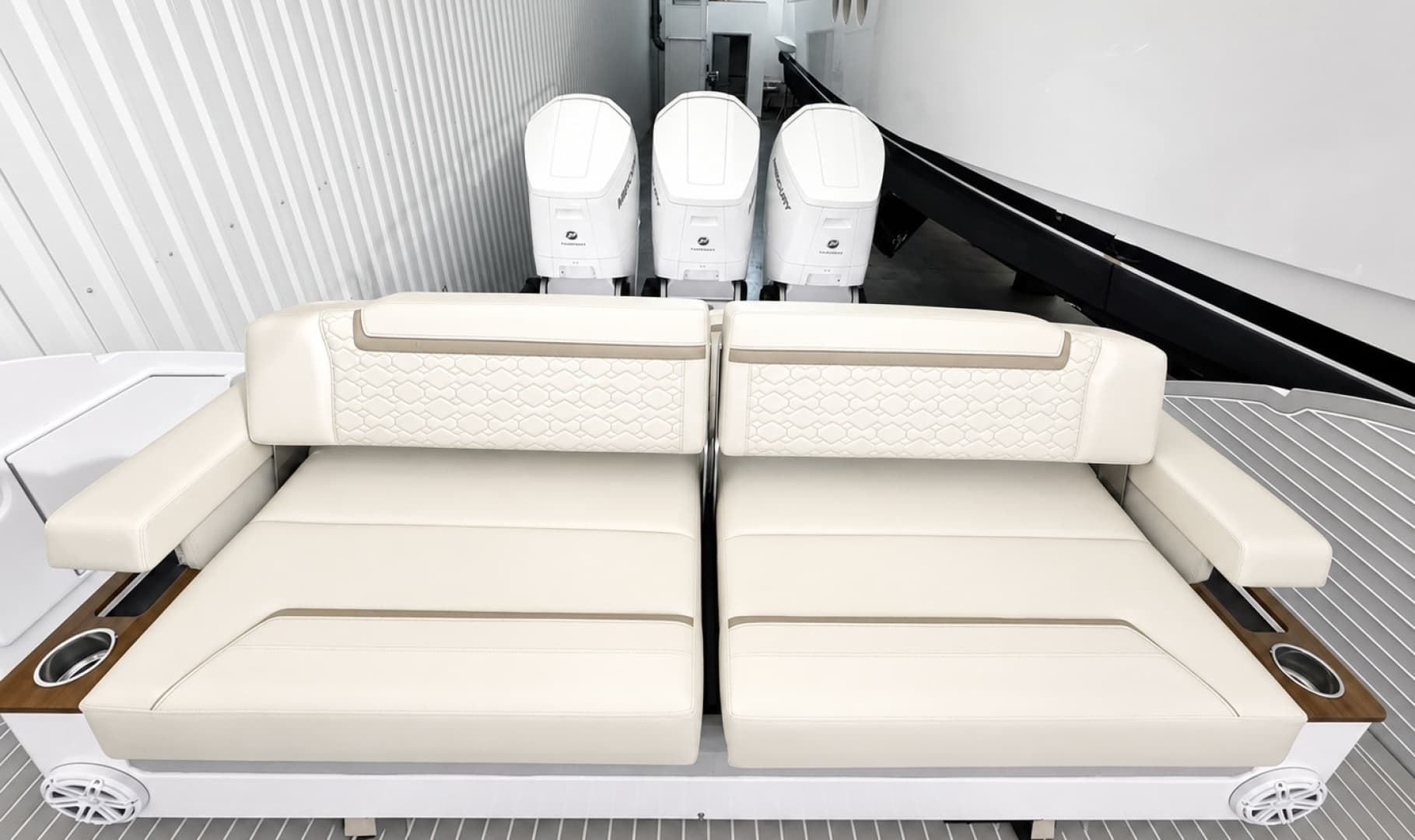 2023 Tiara Yachts 48 LS