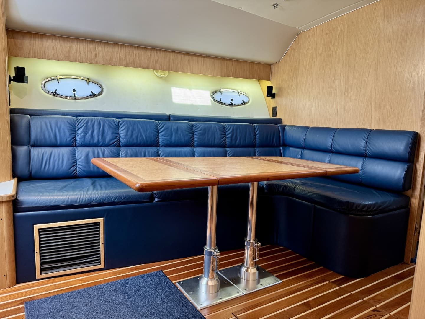 1999 Tiara Yachts 4100 Open