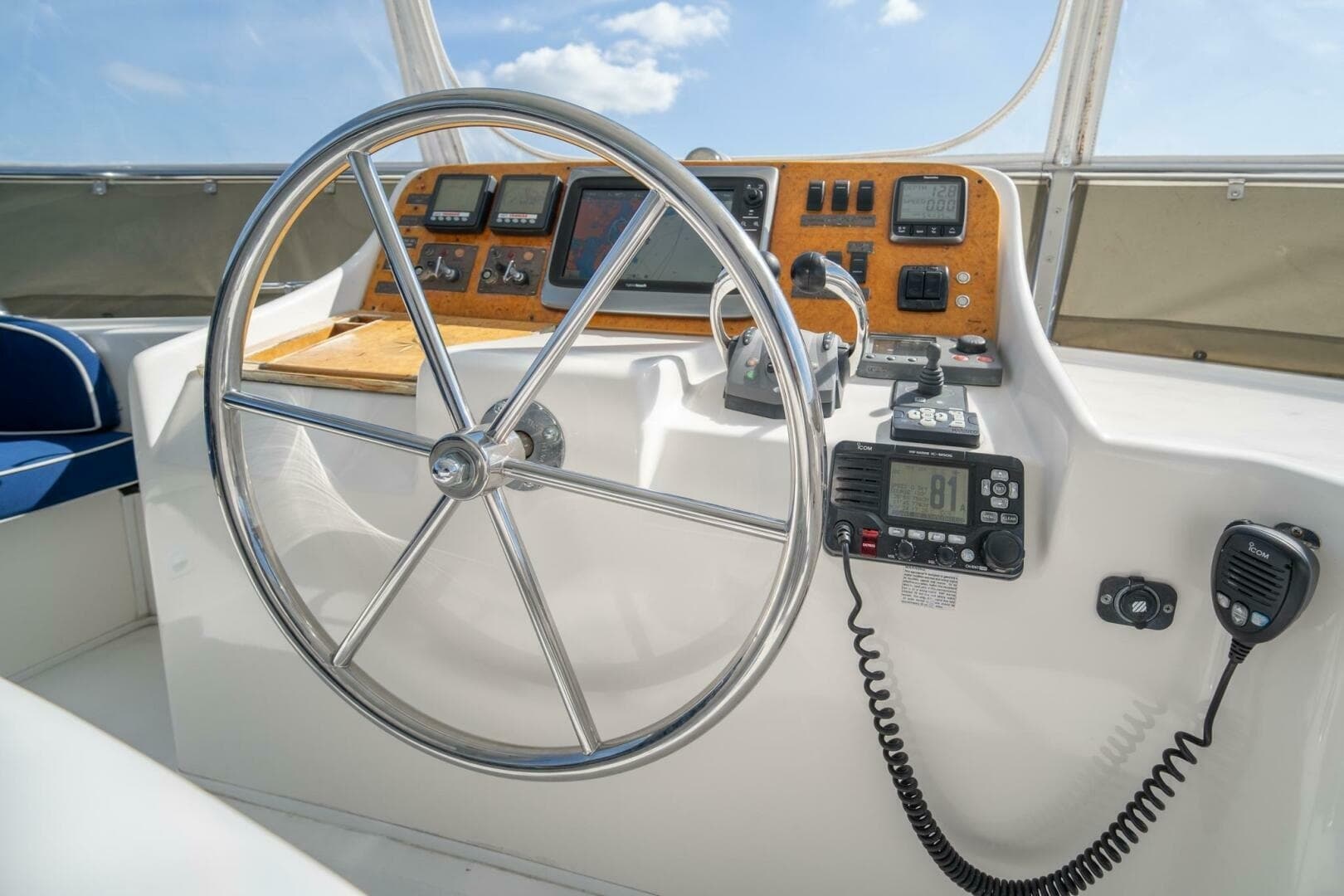 2007 Ocean Alexander 52 Sedan