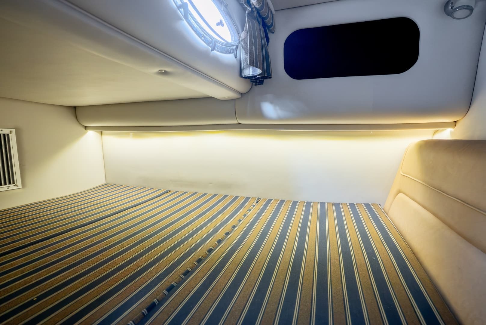 2016 Crownline 294 CR