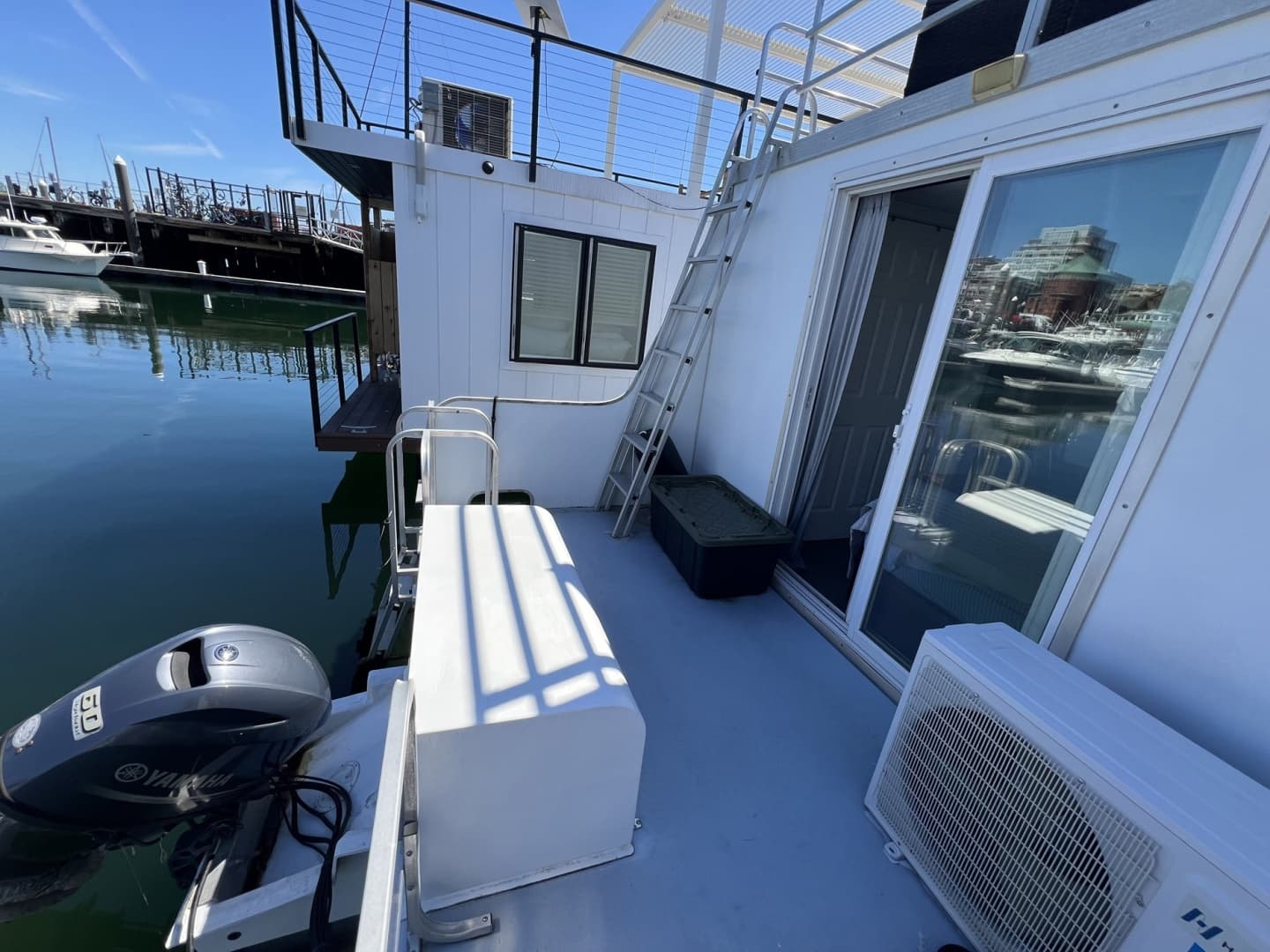 2019 Catamaran Cruisers Houseboat