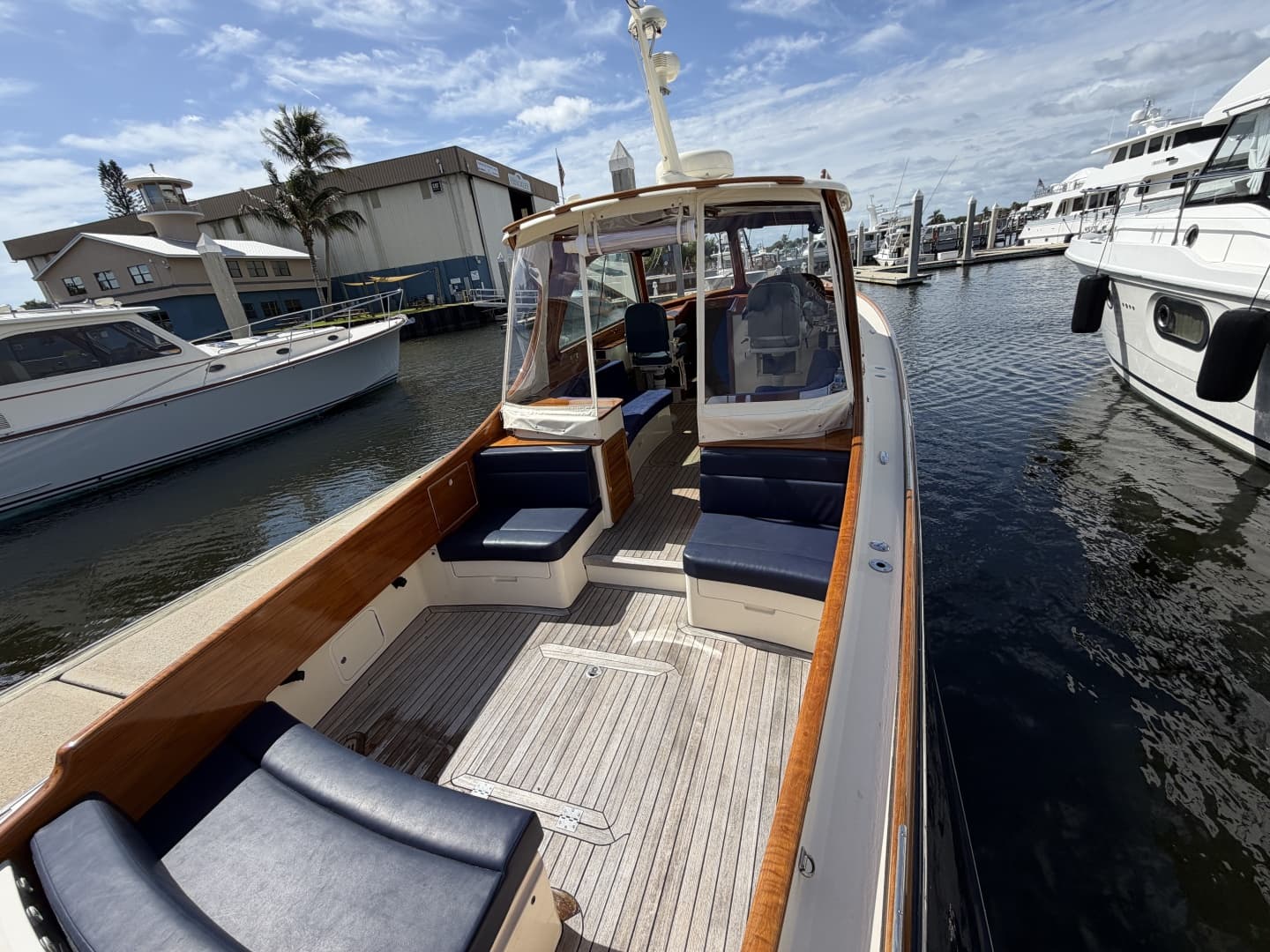 2009 Hinckley Picnic Boat 37 MKIII