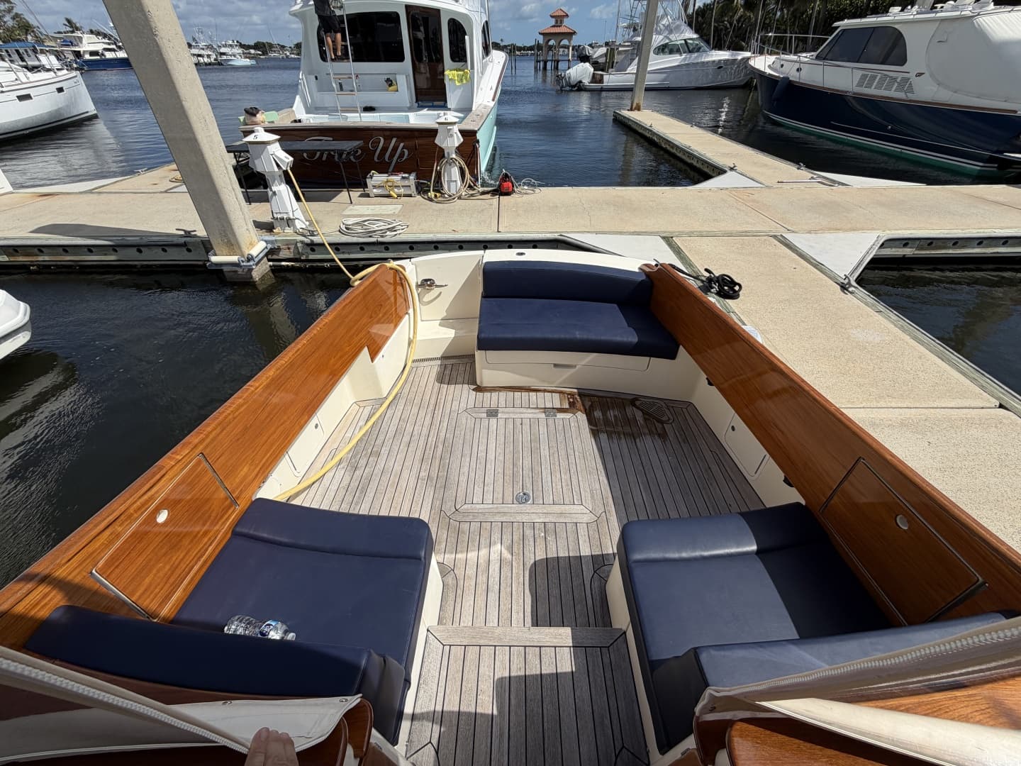 2009 Hinckley Picnic Boat 37 MKIII