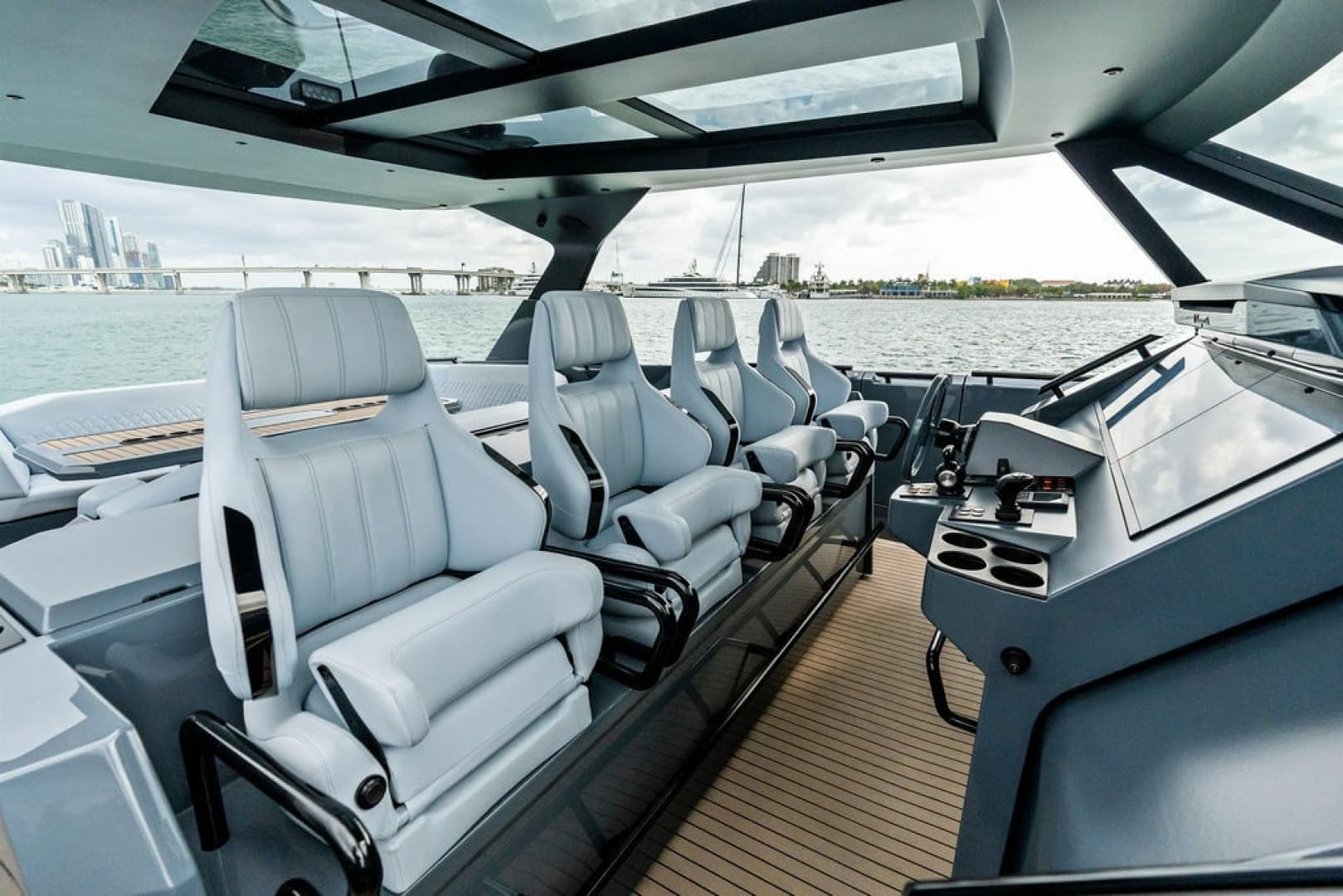 2024 Vanquish Yachts VQ55