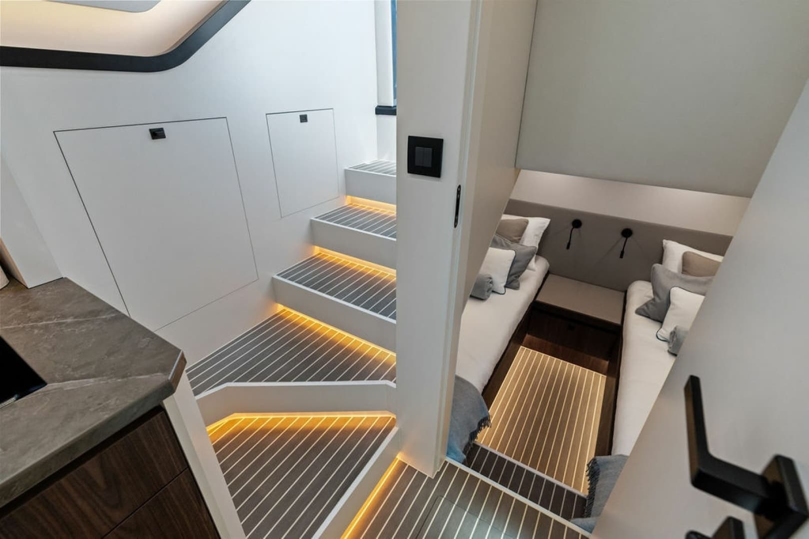 2024 Vanquish Yachts VQ55