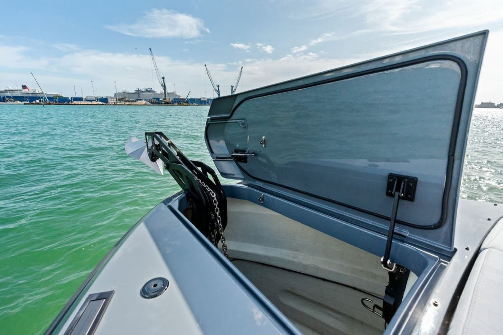 2024 Vanquish Yachts VQ55
