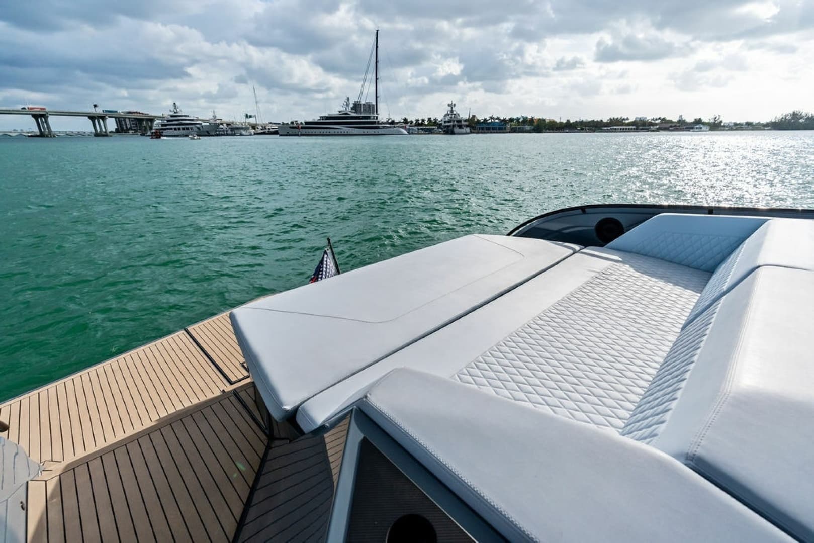 2024 Vanquish Yachts VQ55