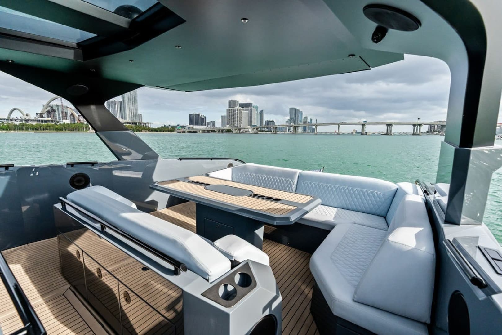 2024 Vanquish Yachts VQ55