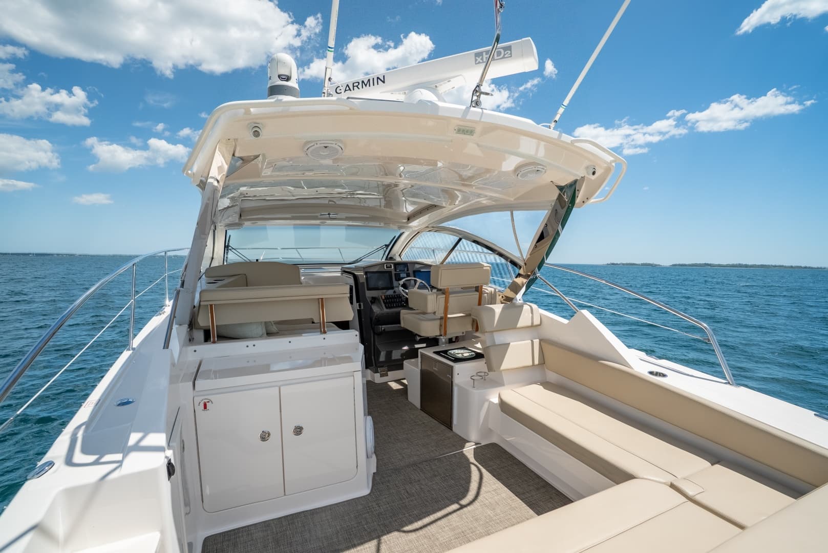 2015 Pursuit 365i SC