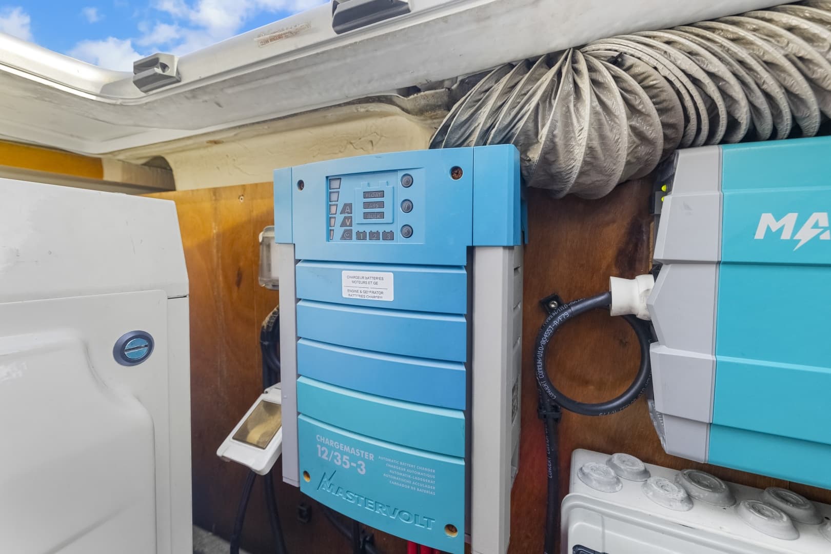2022 Lagoon 52F