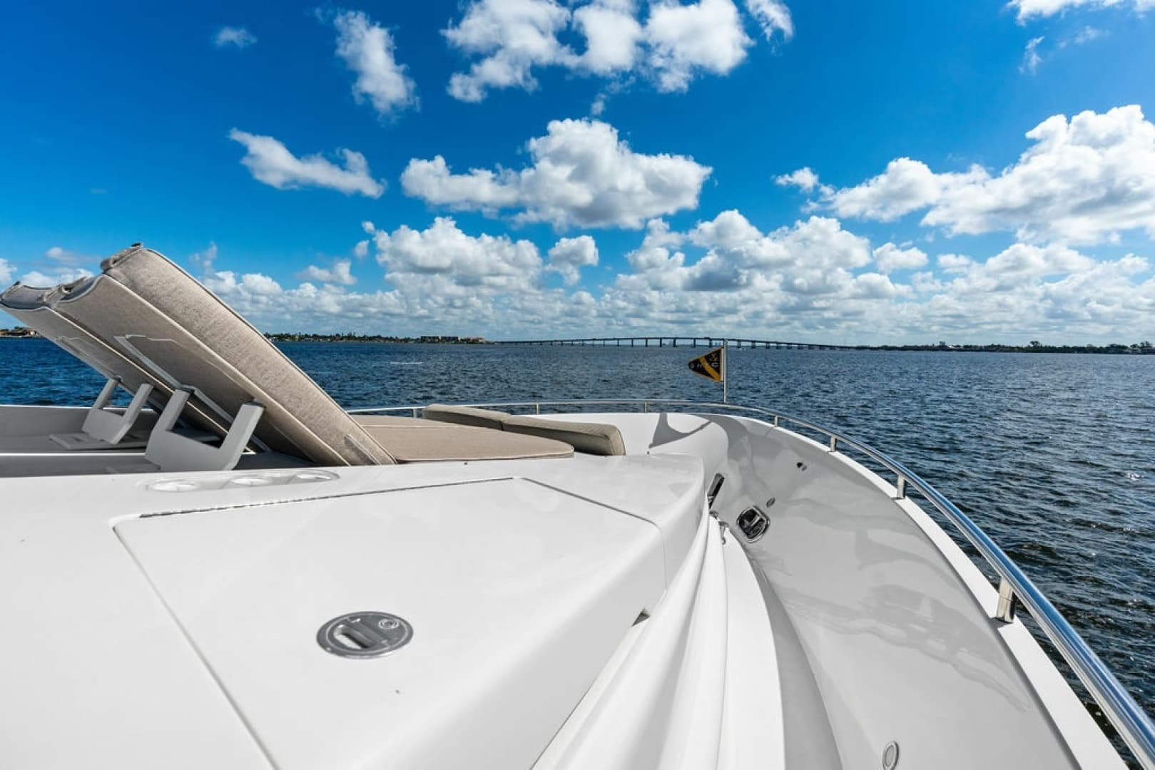 2005 Horizon 82