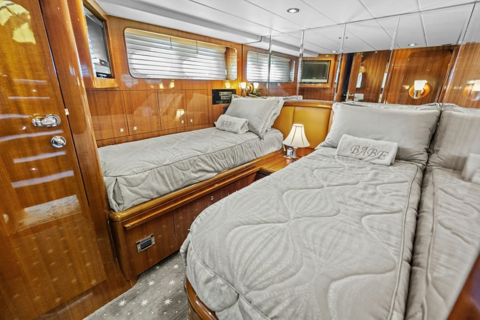 2005 Horizon 82
