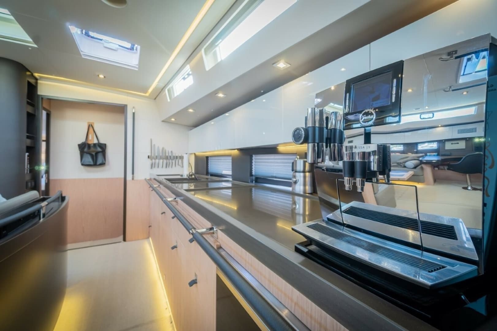 2020 Beneteau Oceanis Yacht 62
