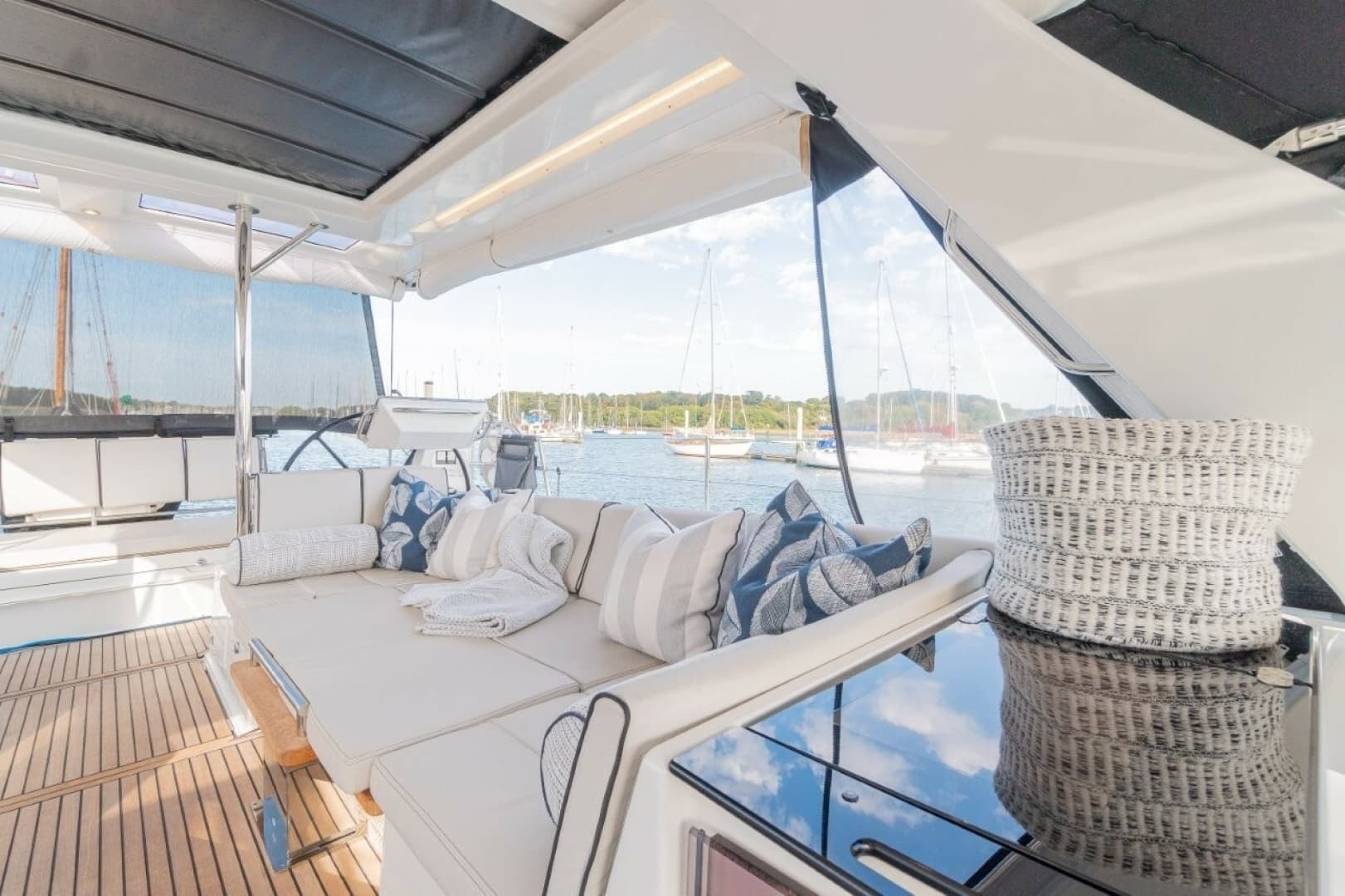 2020 Beneteau Oceanis Yacht 62