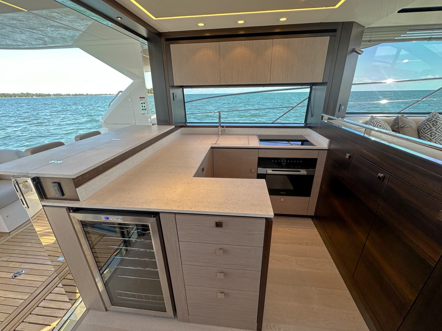 2024 Sunseeker 55 Manhattan
