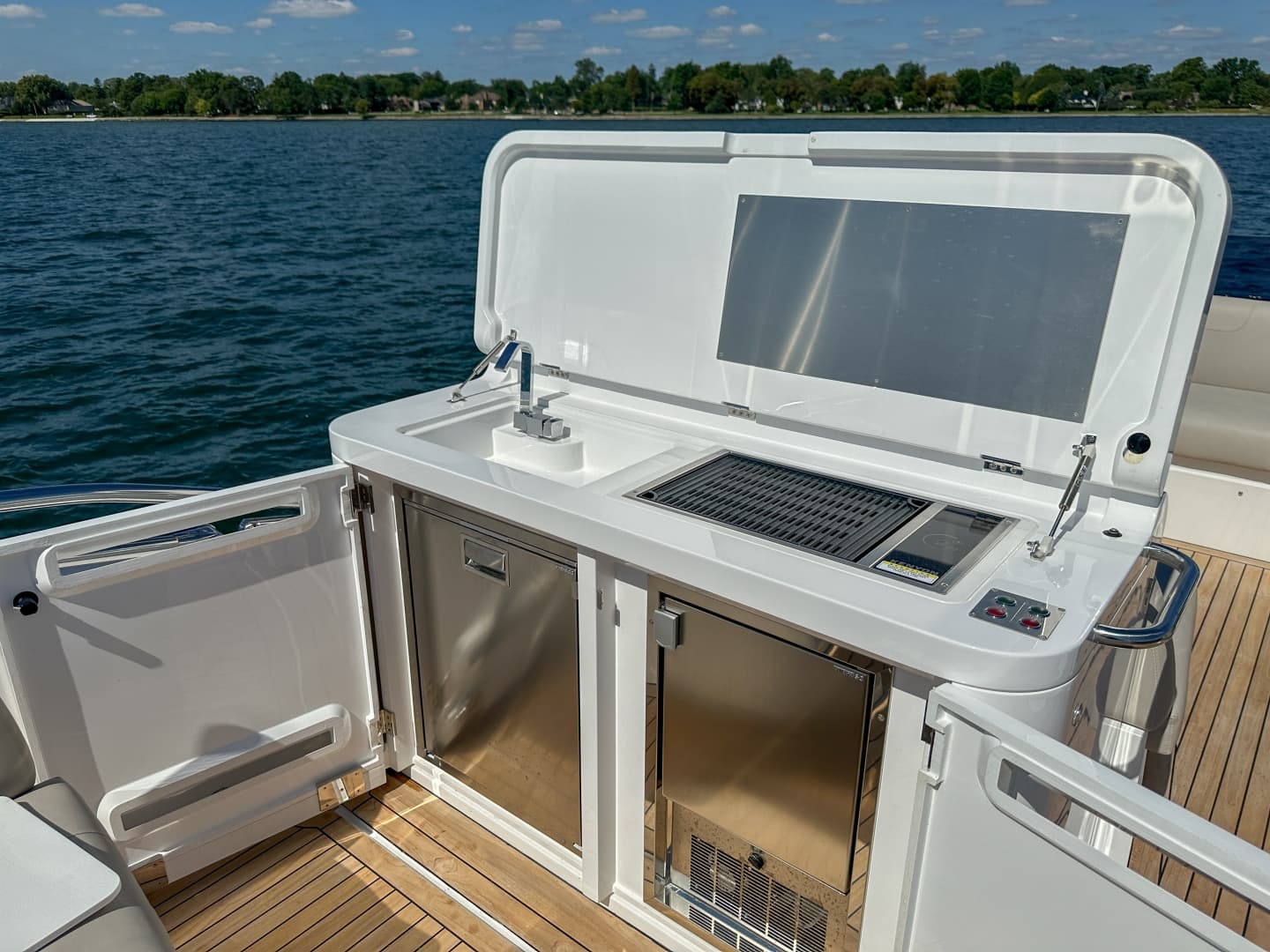 2024 Sunseeker 55 Manhattan