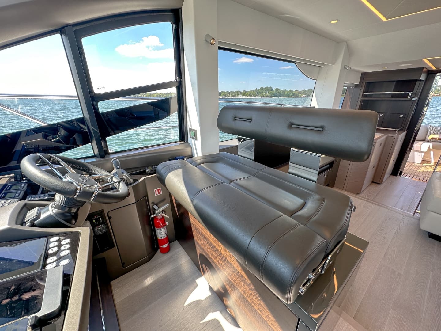 2024 Sunseeker 55 Manhattan