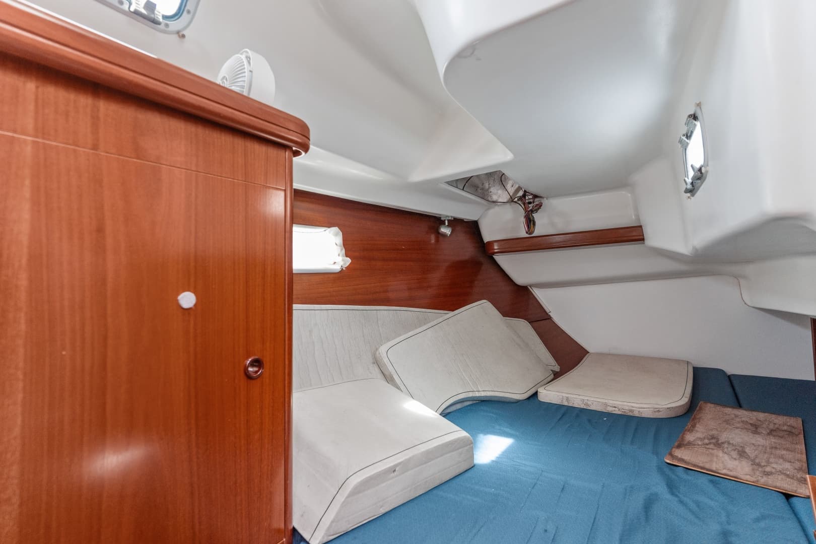 2001 Beneteau 