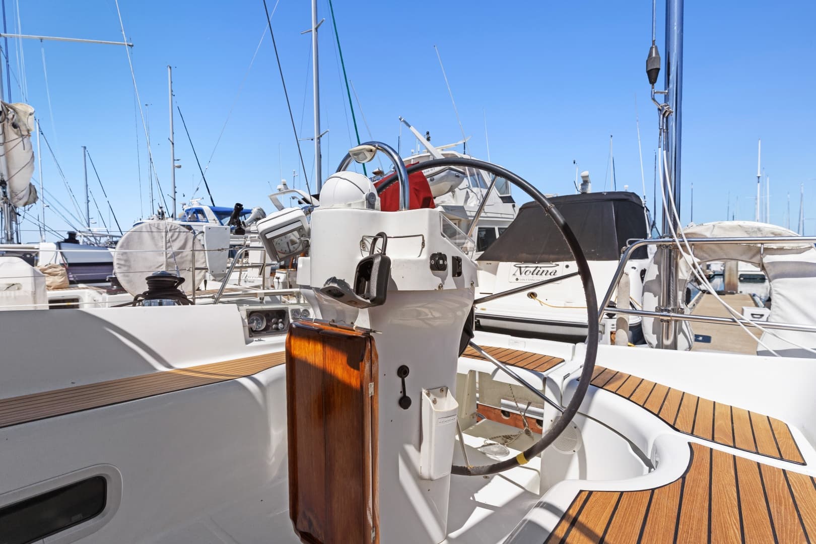 2001 Beneteau 