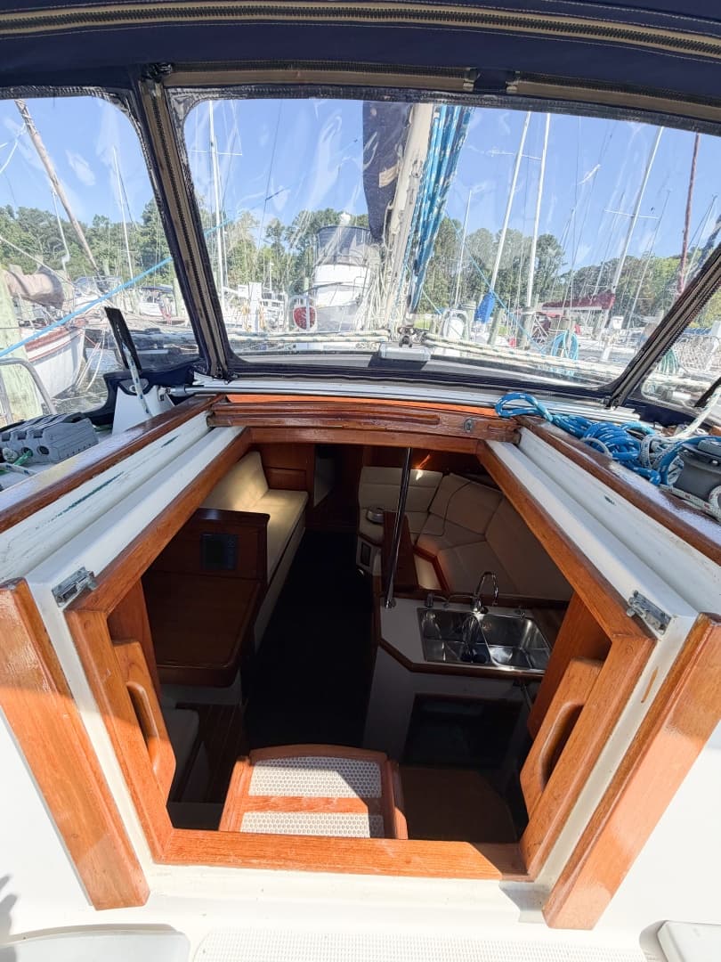 1998 Pacific Seacraft 37