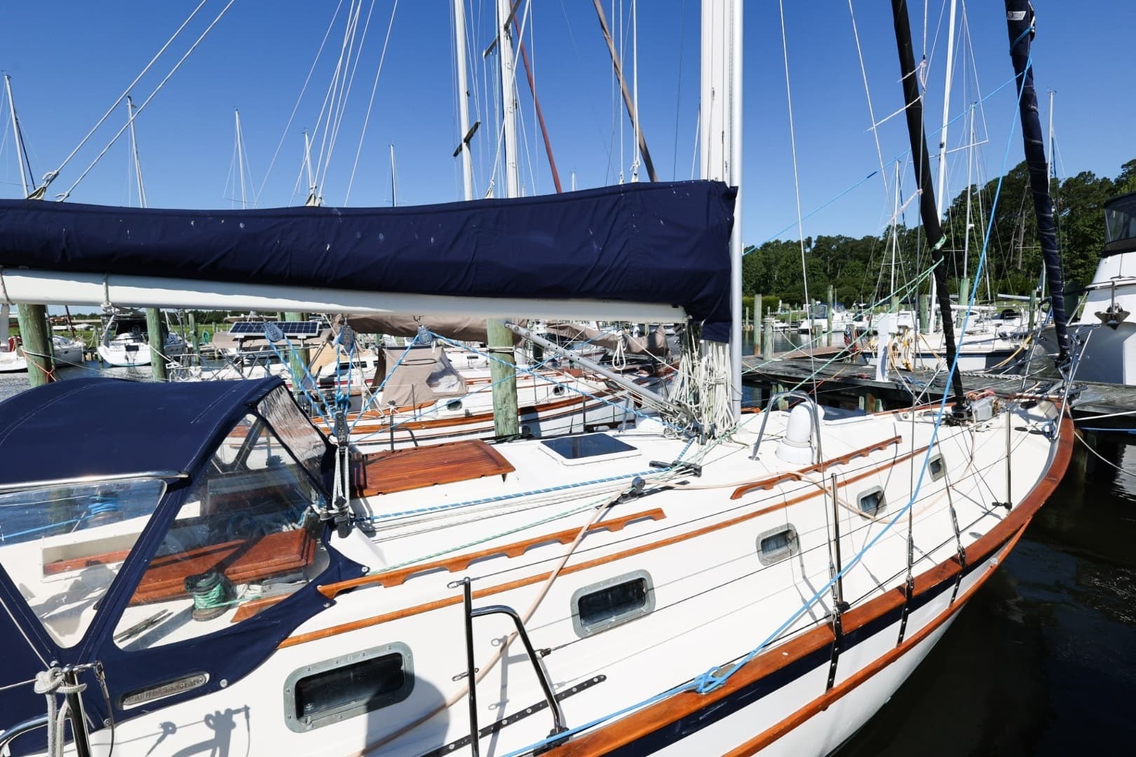 1998 Pacific Seacraft 37