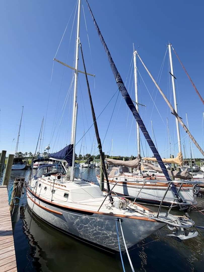 1998 Pacific Seacraft 37