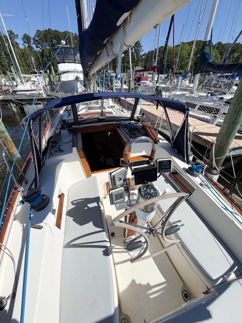 1998 Pacific Seacraft 37