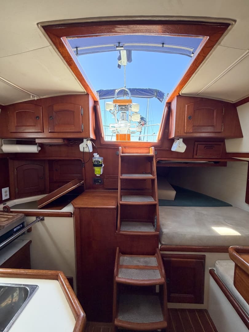 1998 Pacific Seacraft 37