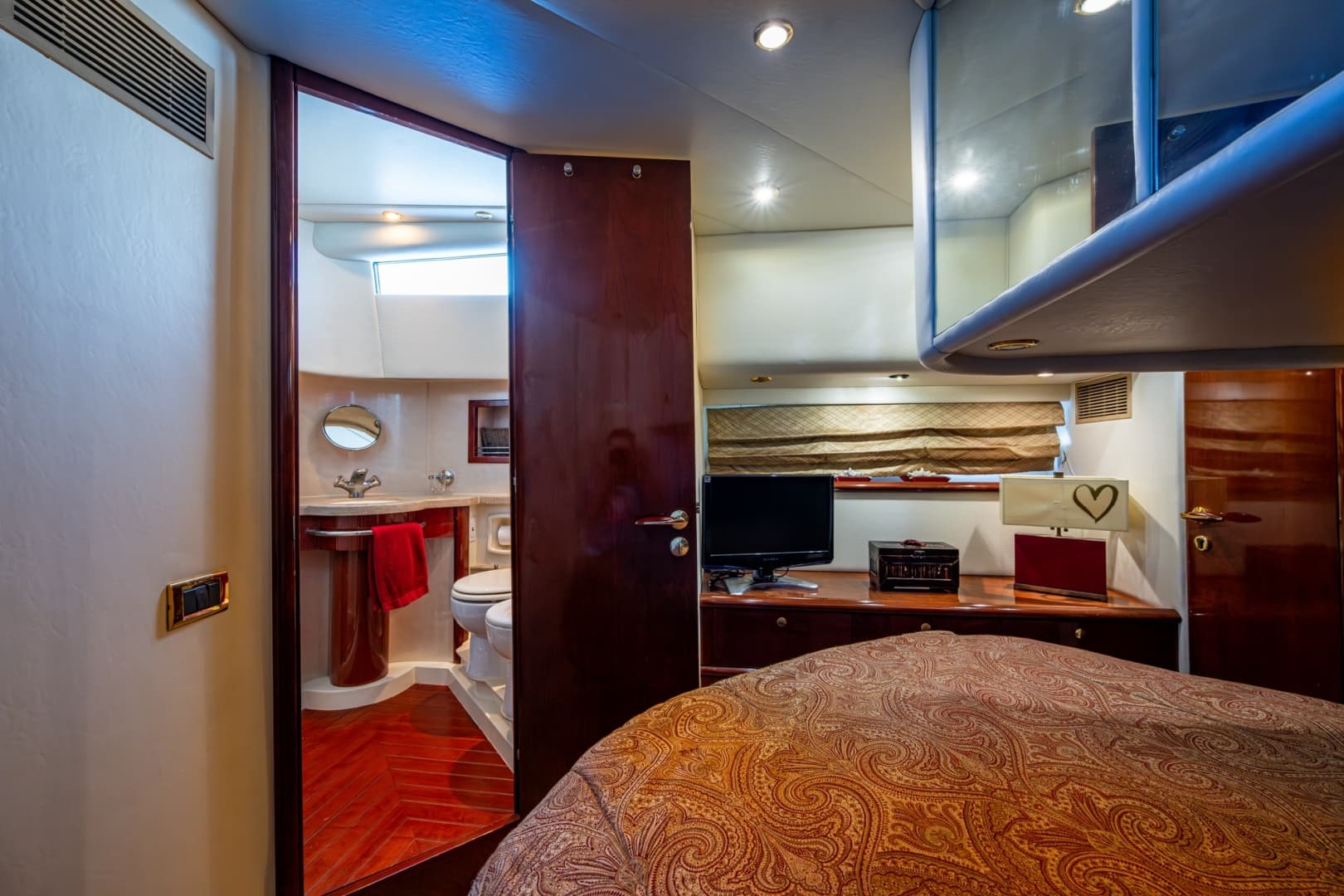 _master_stateroom_04