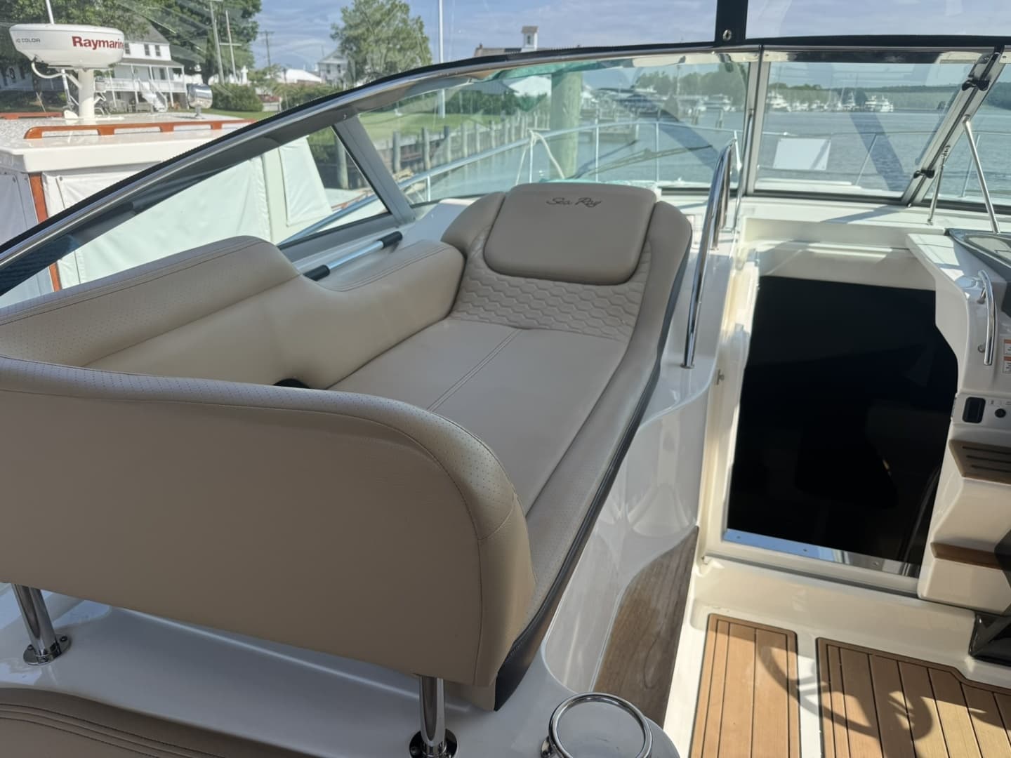 2018 Sea Ray 350 Sundancer