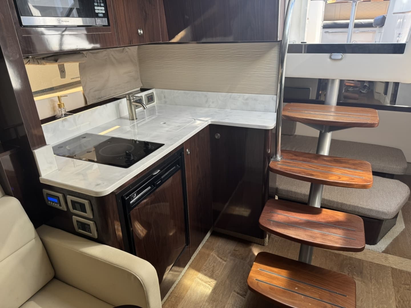 2018 Sea Ray 350 Sundancer