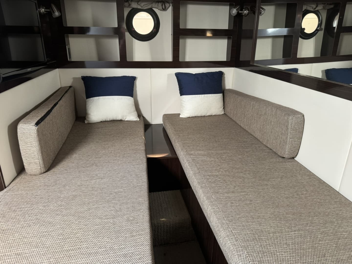 2018 Sea Ray 350 Sundancer