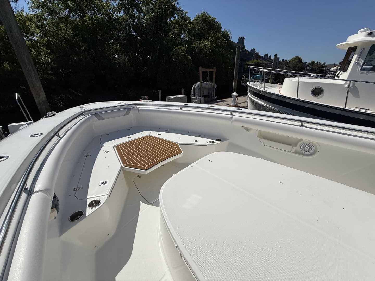 2016 Boston Whaler 
